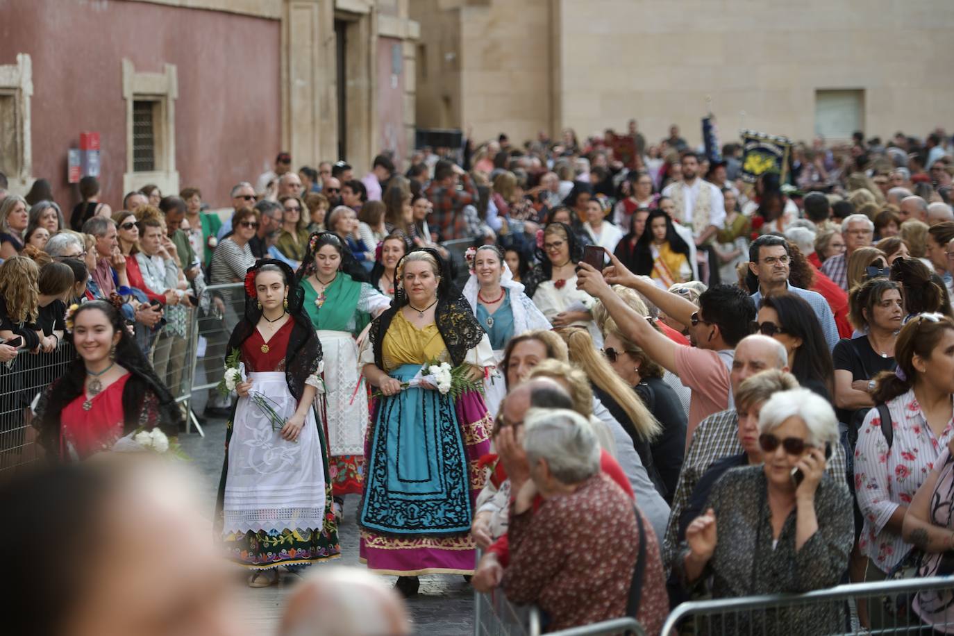 Las imágenes de la ofrenda floral a la Virgen de la Fuensanta