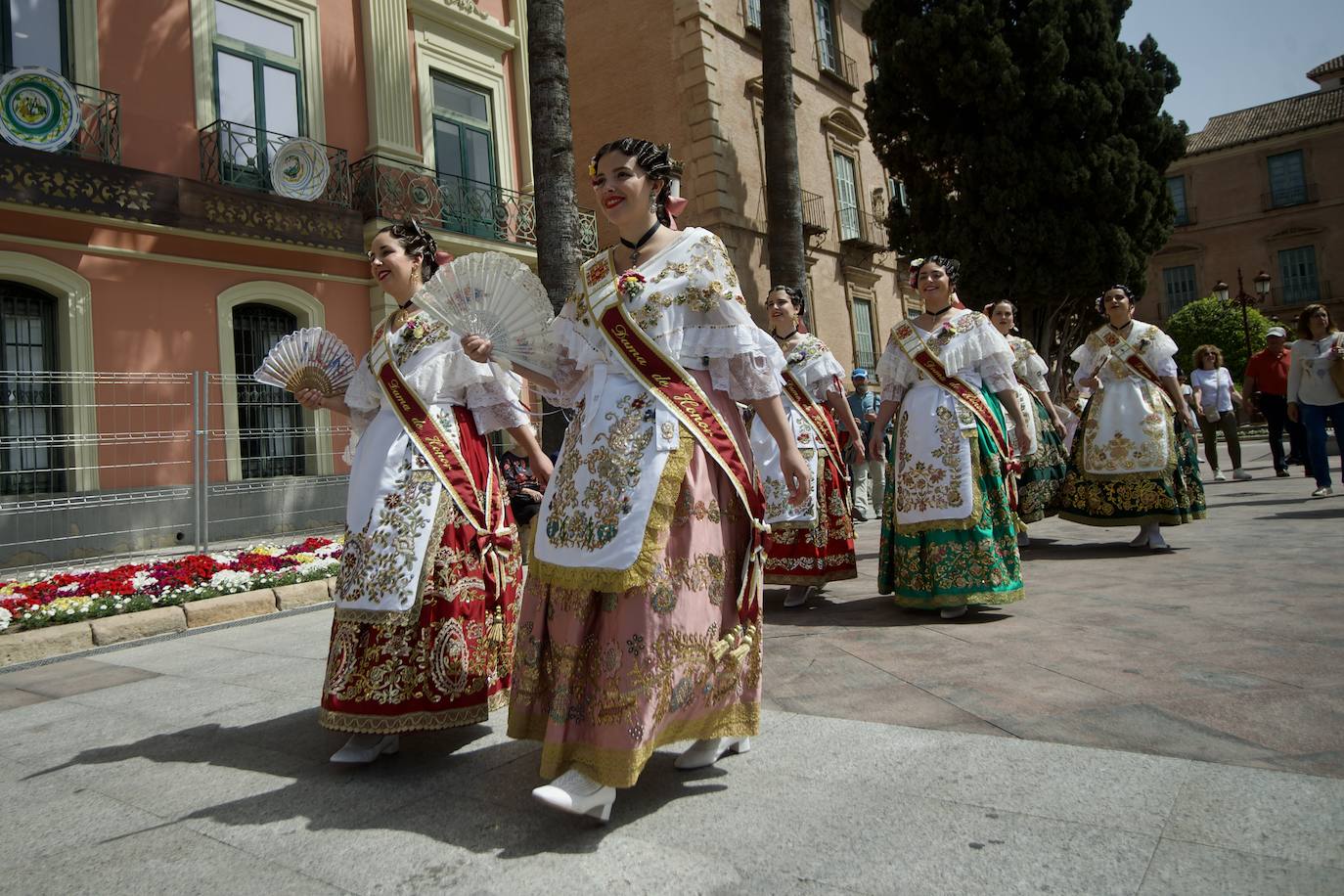 Las imágenes de la recepción de las Reinas de la Huerta de Murcia en el Palacio de San Esteban