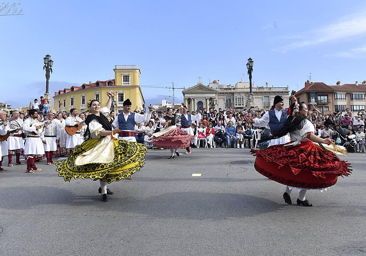 Desfile del Bando de la Huerta de 2022, a su llegada a la Gran Vía de Murcia.
