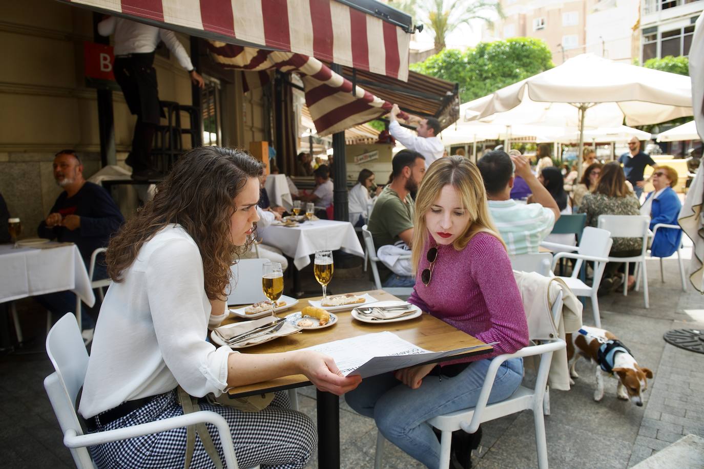 Bares y restaurantes de Murcia llenos en Semana Santa