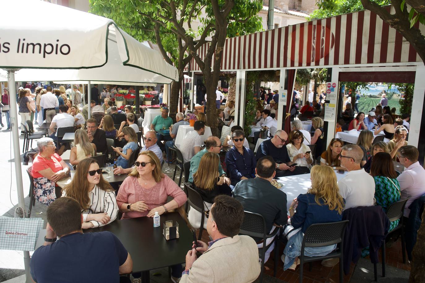 Bares y restaurantes de Murcia llenos en Semana Santa