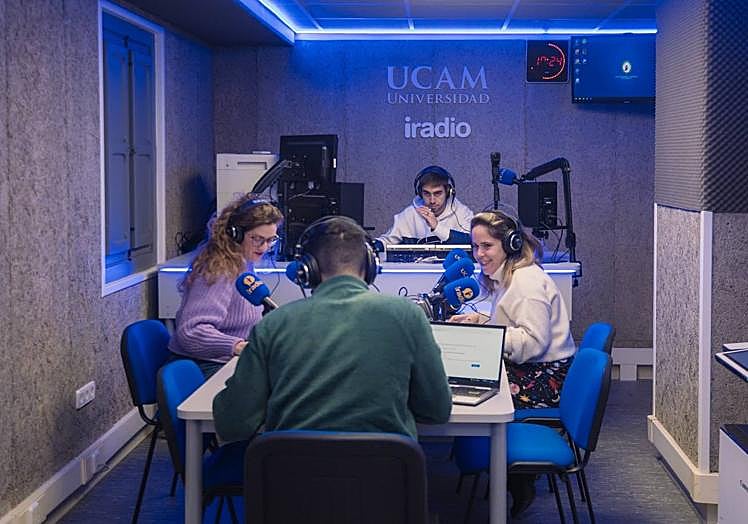 El estudiante se forma con las mejores tecnologías.