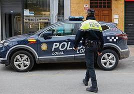 Un policía local de Lorca, en una imagen de archivo.