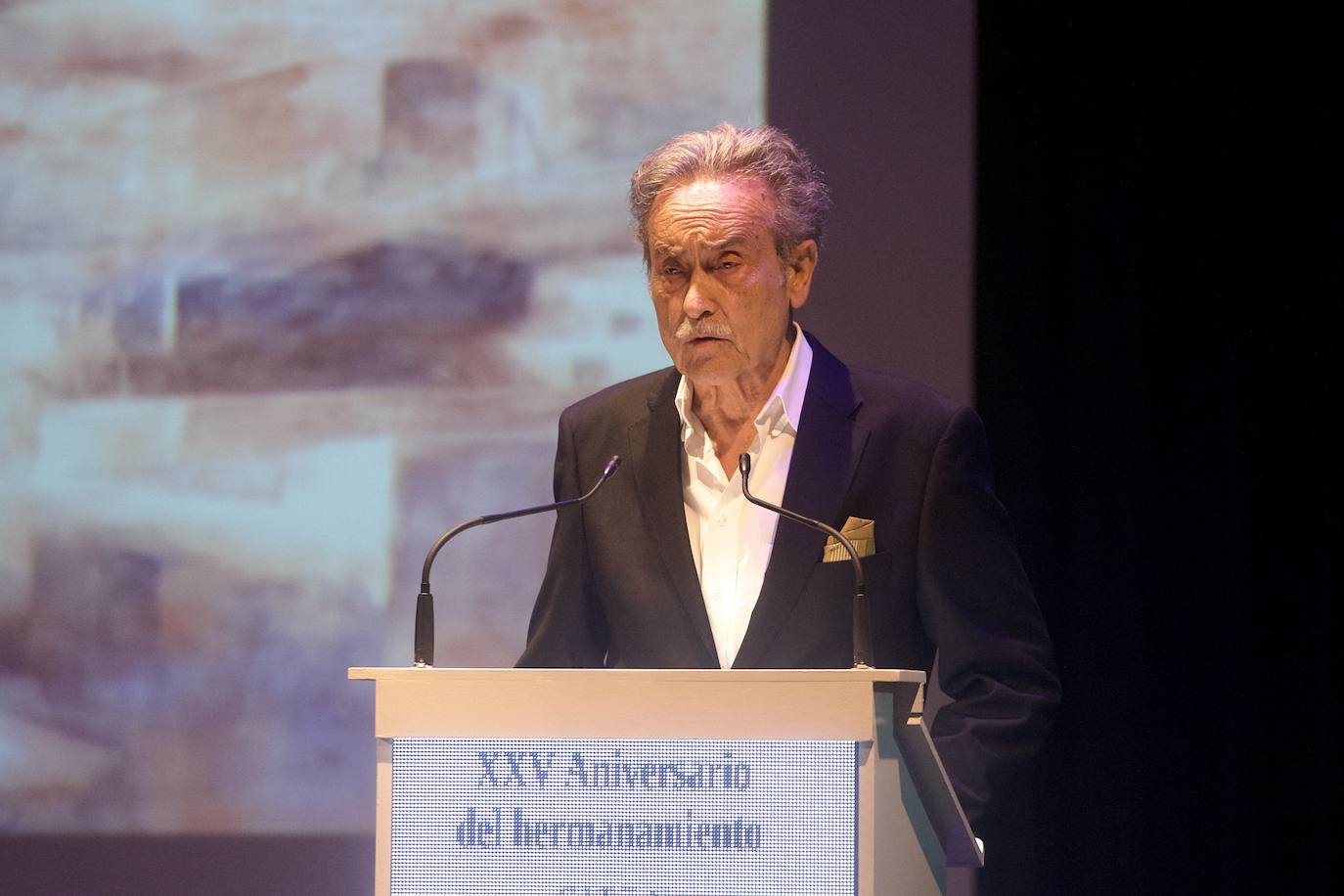 Pedro Cano recibe la Medalla de Oro de Blanca