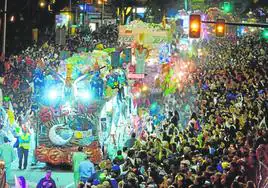 Carroza del grupo Selene, en una de las últimas ediciones del Entierro de la Sardina en Murcia.