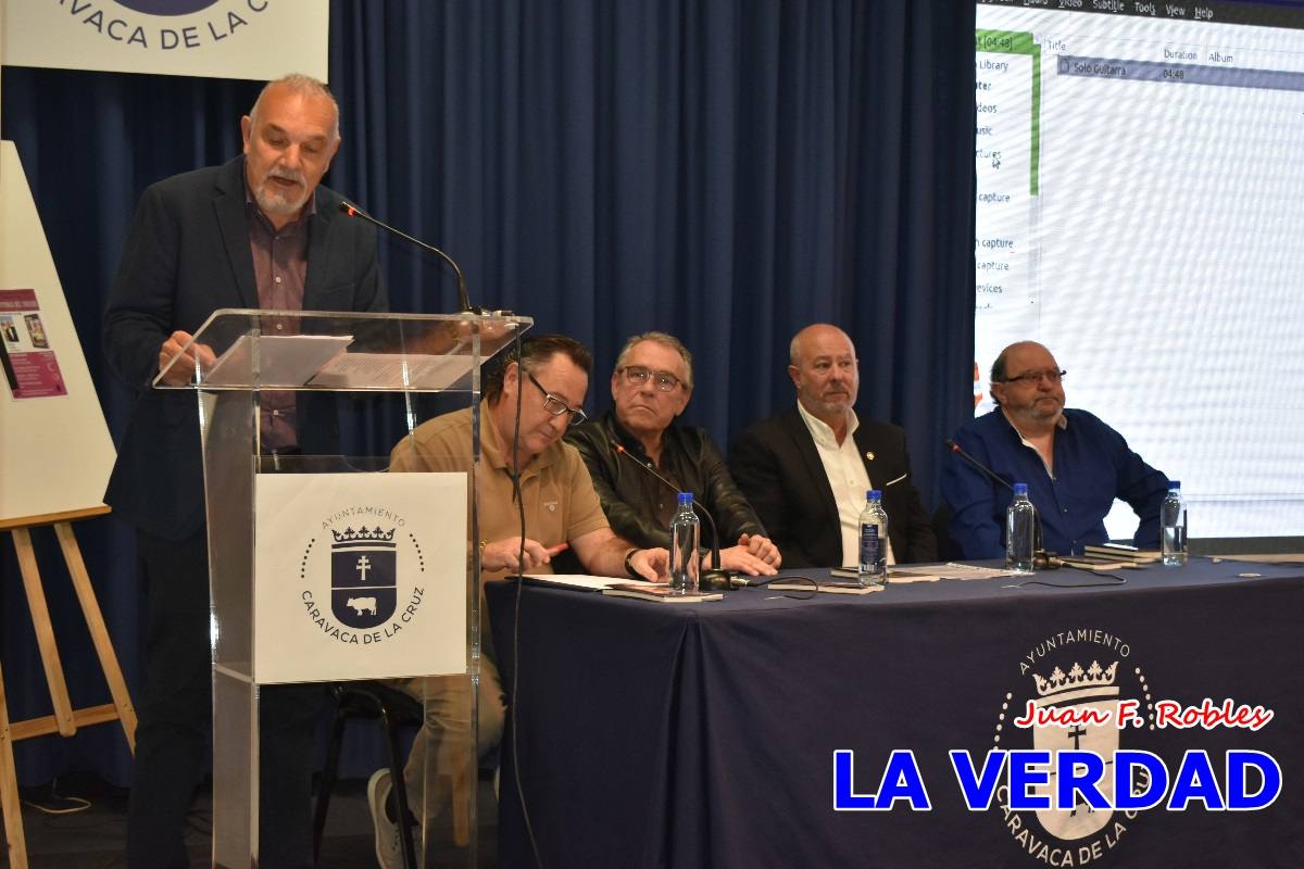 El poemario «Partituras del corazón» llena de emociones la Casa de Cultura de Caravaca