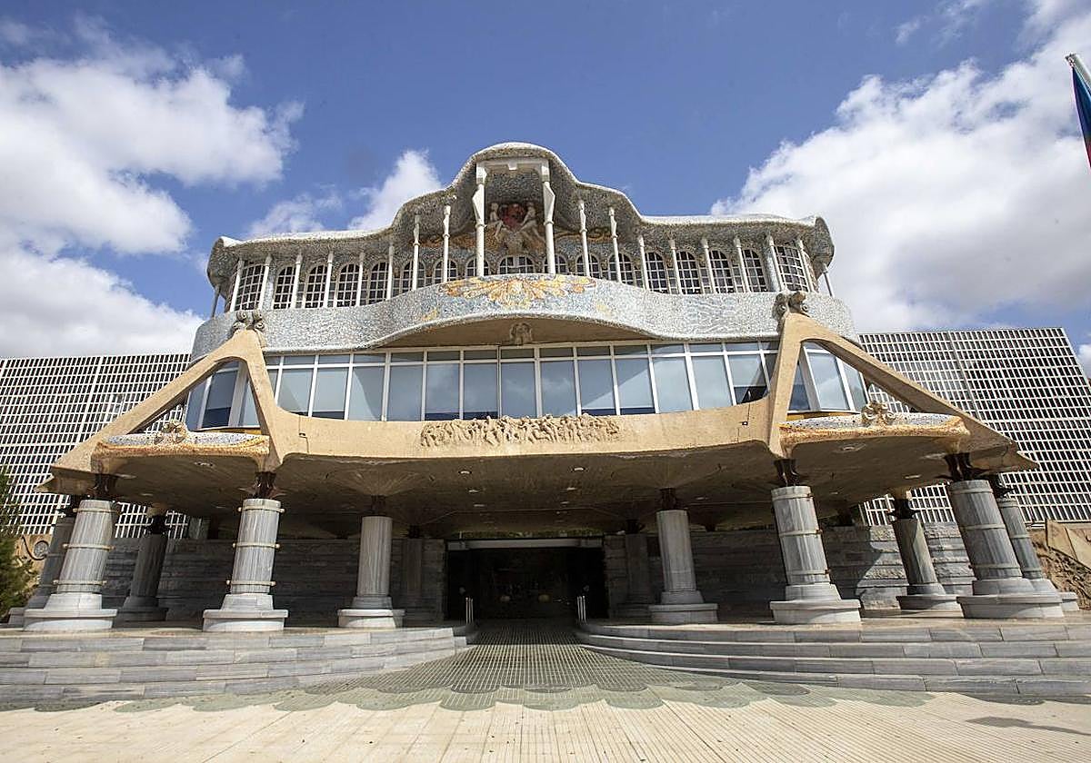 La fachada de la Asamblea Regional, en una imagen de archivo.