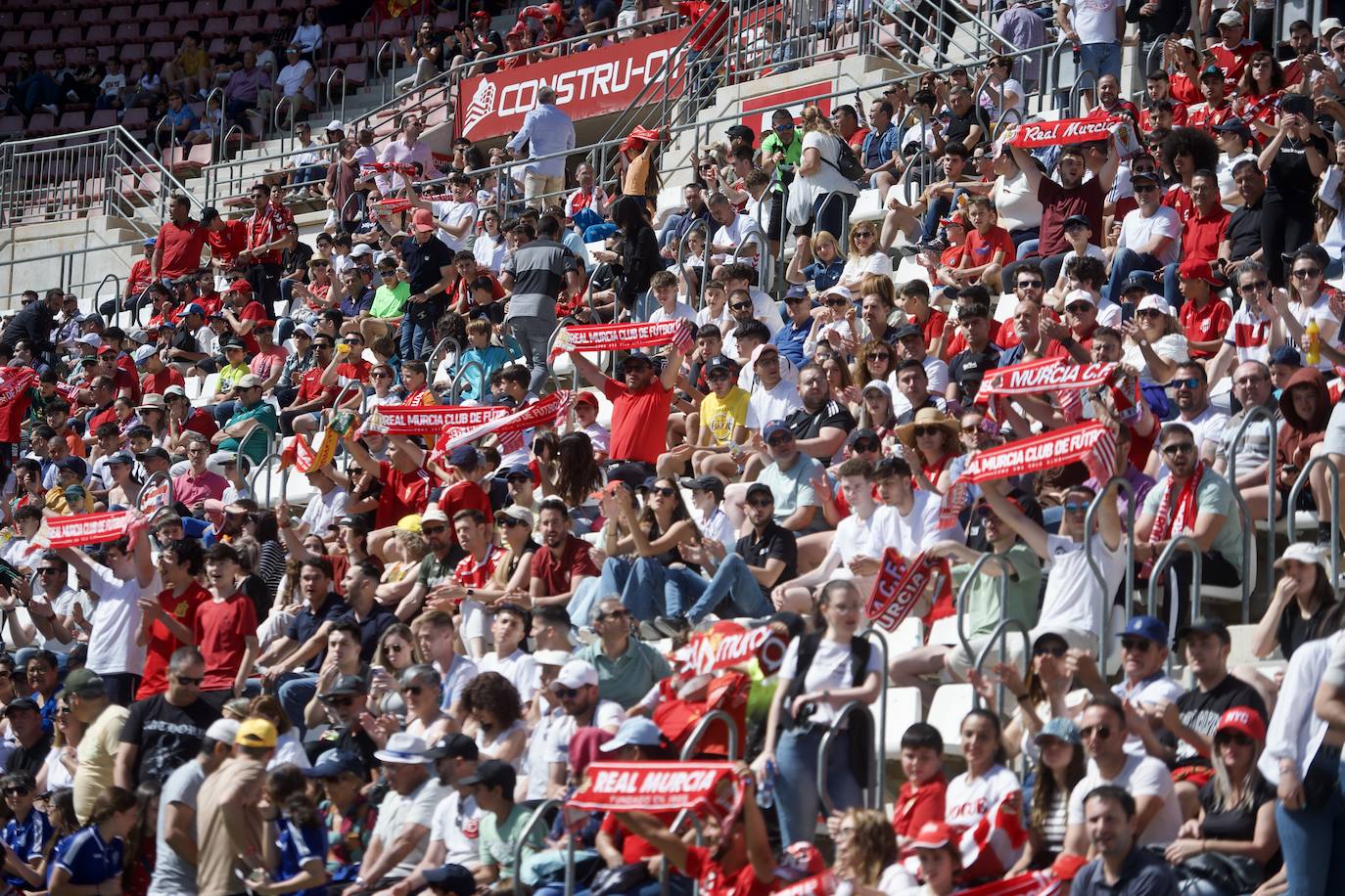 El partido del Real Murcia frente al Atlético Baleares, en imágenes