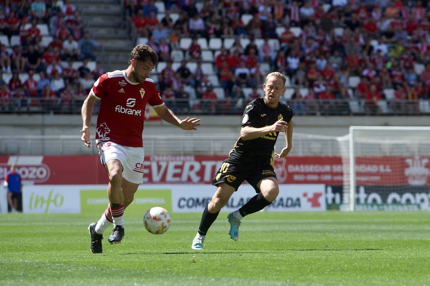 El partido del Real Murcia frente al Atlético Baleares, en imágenes