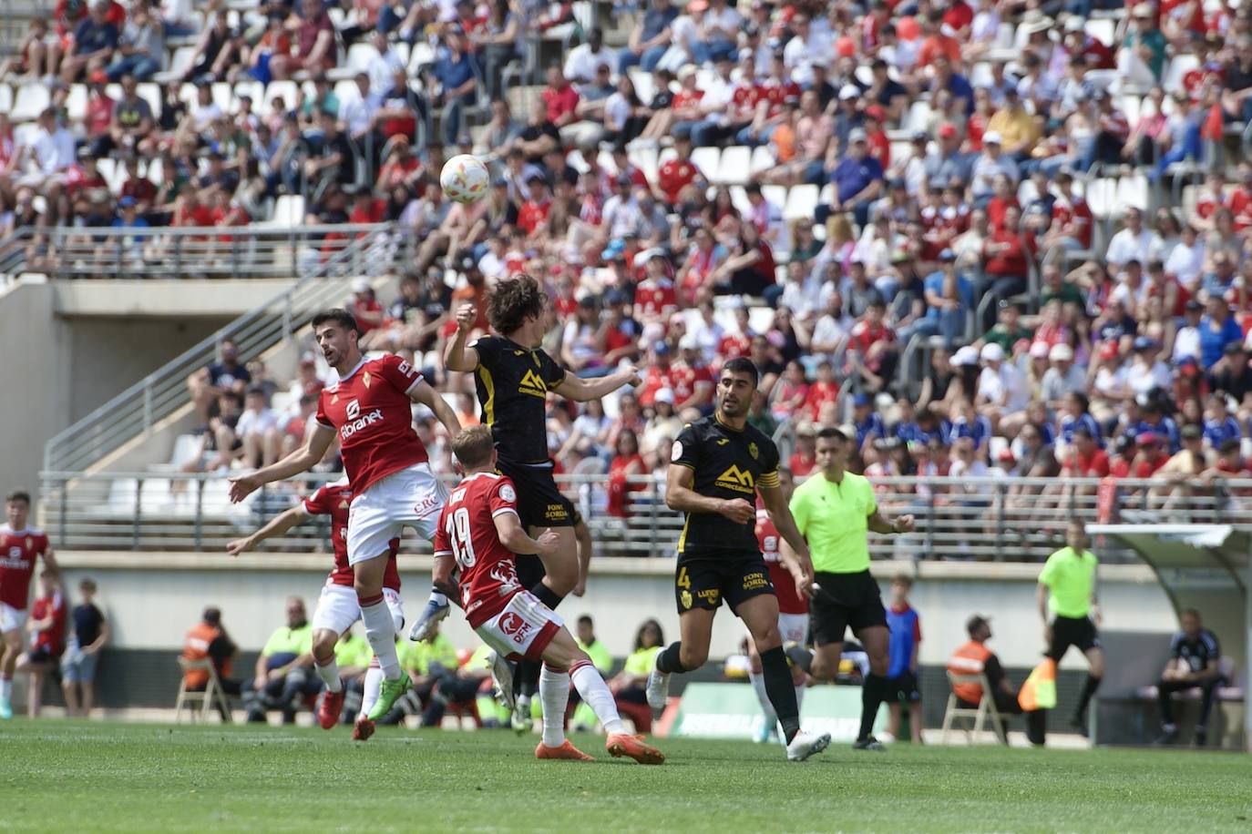 El partido del Real Murcia frente al Atlético Baleares, en imágenes