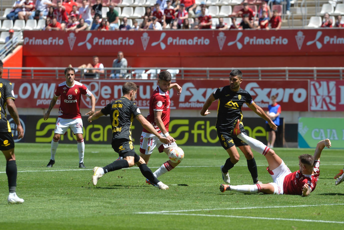 El partido del Real Murcia frente al Atlético Baleares, en imágenes