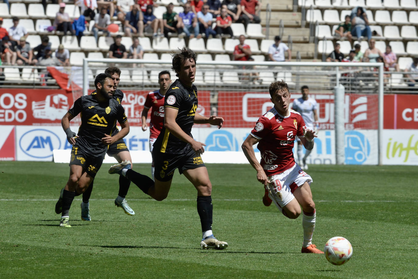 El partido del Real Murcia frente al Atlético Baleares, en imágenes