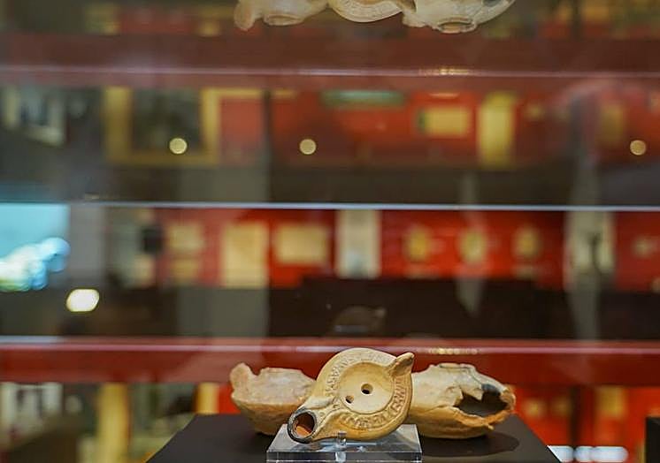 Imagen principal - Resplandor de Roma en 200 lucernas