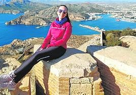 Desde San Julián. Mari Arroyo, con el Puerto de Cartagena al fondo.