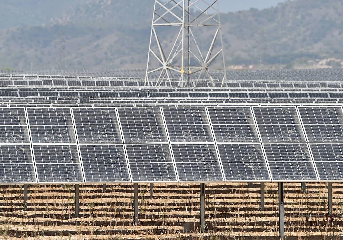Planta fotovoltaica en Los Martínez del Puerto (Murcia).
