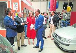 El consejero de Educación, Formación Profesional y Empleo, Víctor Marín, con responsables de la Fremm.