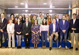 Los miembros que forman la lista del PP de Yecla, el miércoles por la noche.