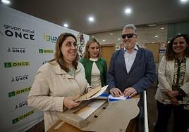 Rocío González, Conchita Ruiz, Juan Carlos Morejón de Girón y Nuria Vidal, este martes, durante la rueda de prensa celebrada en la ONCE para detallar el funcionamiento del sistema.