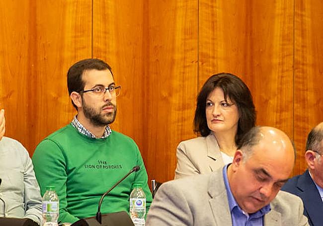 Los actuales concejales de Vox en Orihuela, Jose Manuel García Escolano y Asunción Aniorte