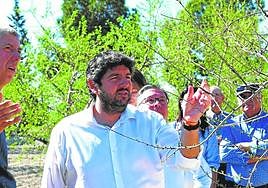 López Miras, este martes, en su visita a la finca Casa Los Gracias de Mula.