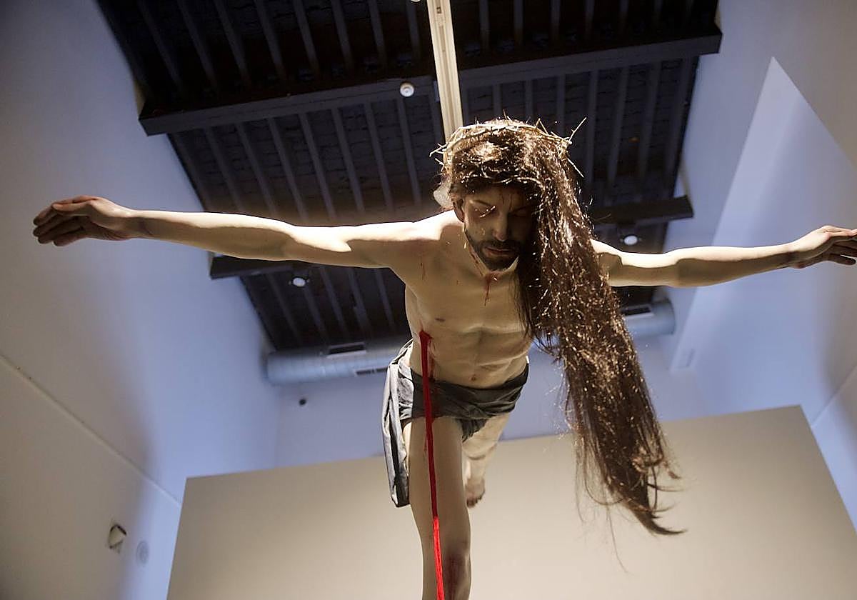 &#039;La Fuente&#039;, una escultura de Santiago Ydáñez