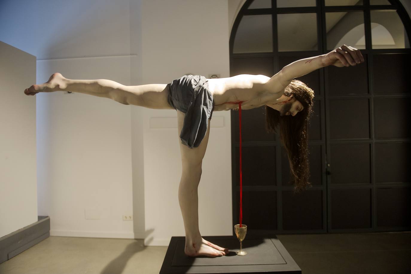 &#039;La Fuente&#039;, una escultura de Santiago Ydáñez