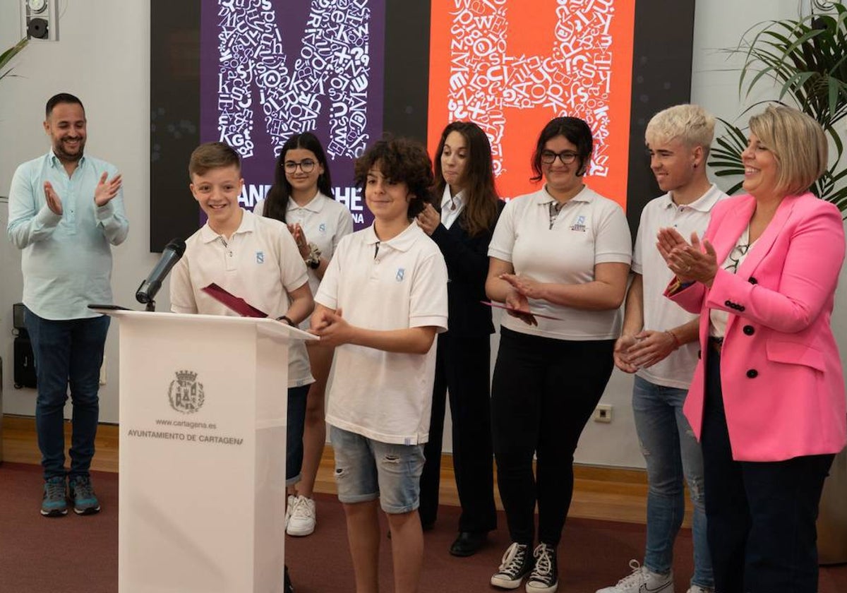 Margaryta Yakovenko y Daniel Hernández Chambers ganan los premios Mandarache y Hache 2023 de Cartagena