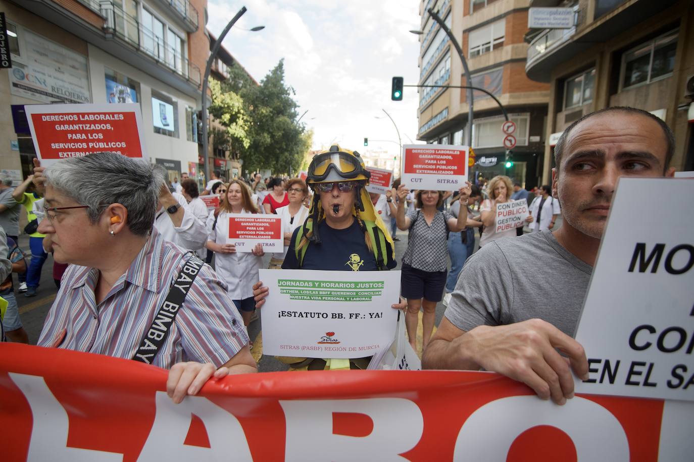Protesta de bomberos y ambulancias en Murcia