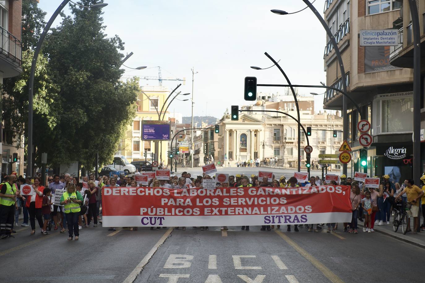 Protesta de bomberos y ambulancias en Murcia