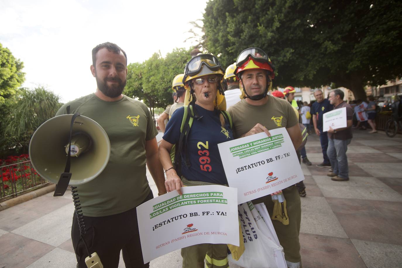 Protesta de bomberos y ambulancias en Murcia