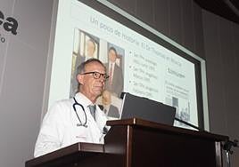 José María Moraleda durante el acto de celebración en el Salón Rojo de la Arrixaca, este viernes.