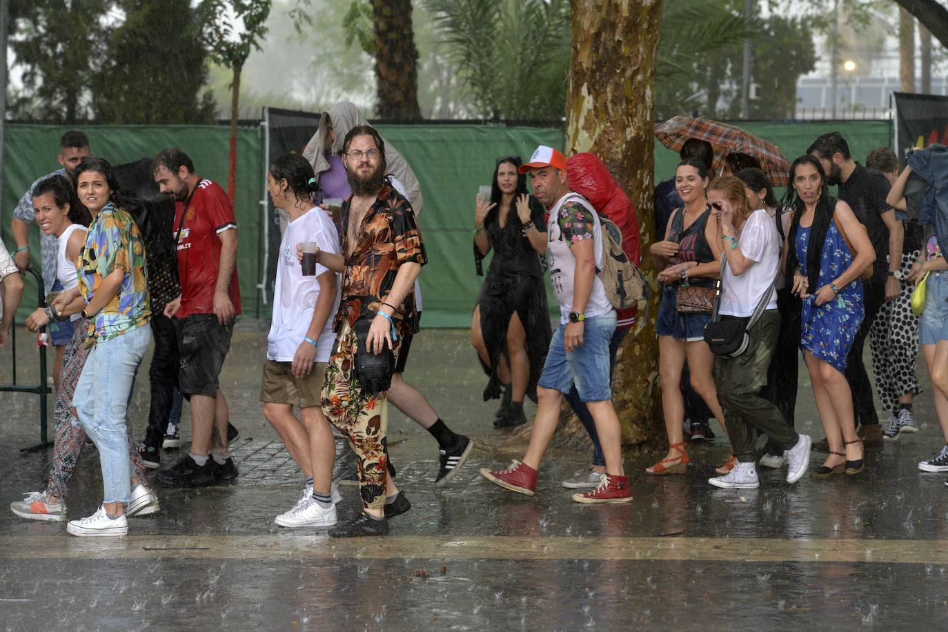 Desalojan el festival Warm Up por una tromba de agua