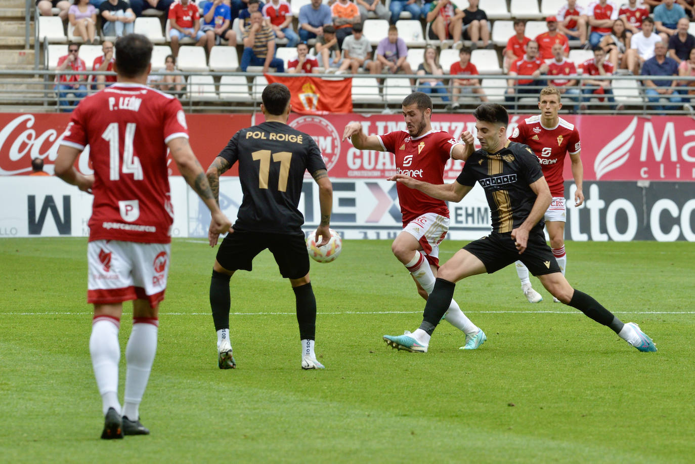 La derrota del Real Murcia frente al Intercity, en imágenes