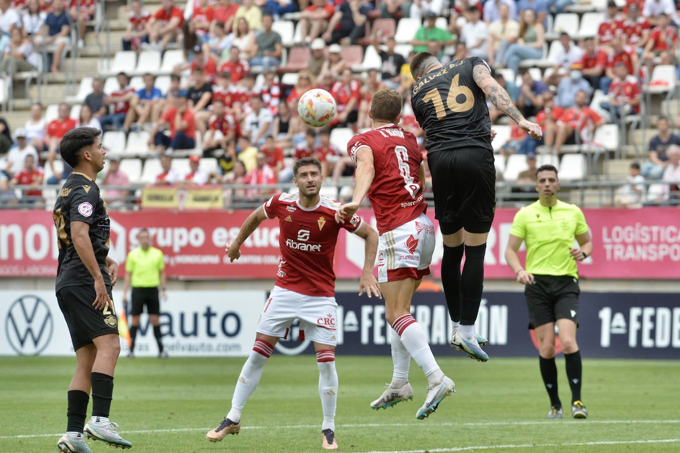 La derrota del Real Murcia frente al Intercity, en imágenes