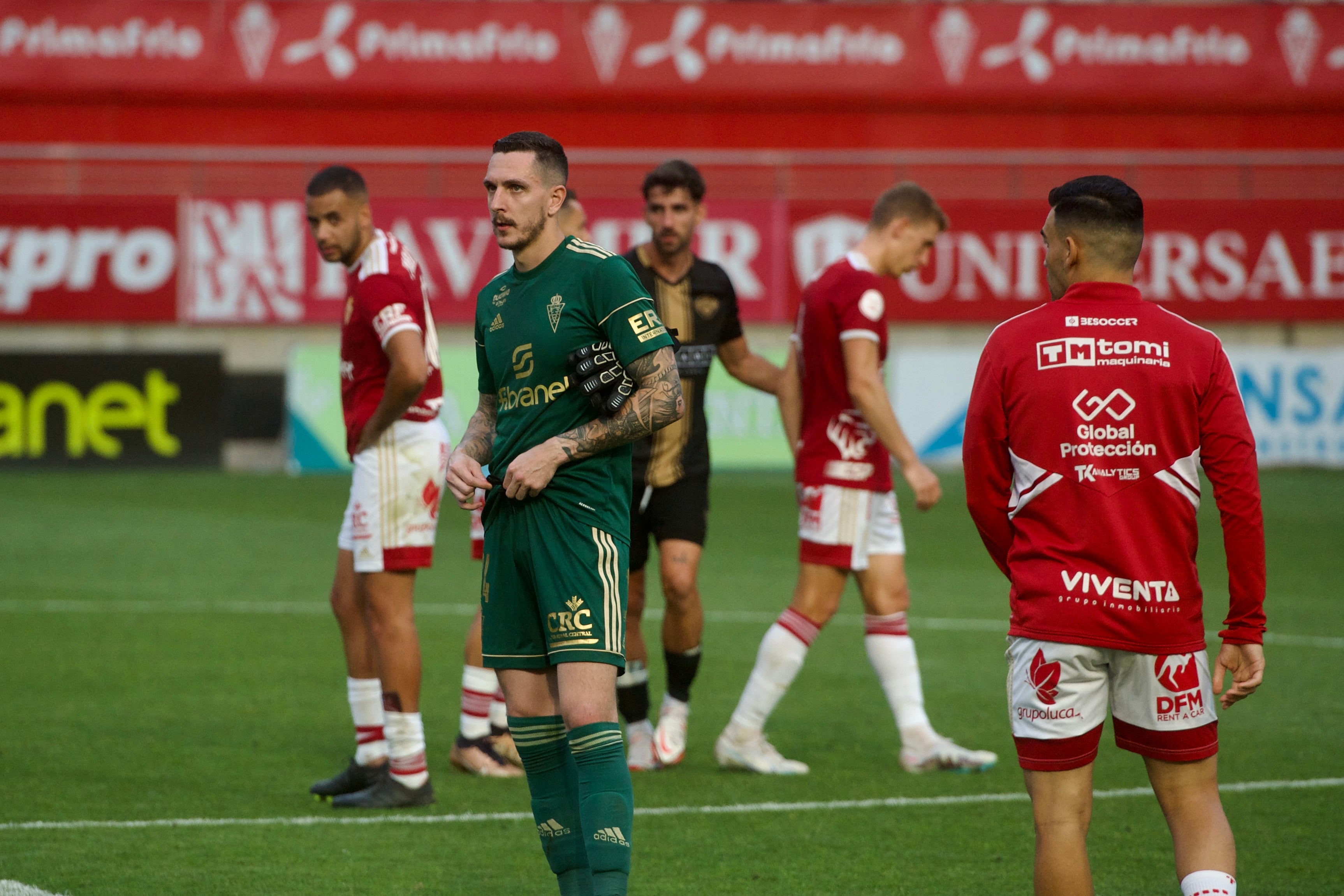 La derrota del Real Murcia frente al Intercity, en imágenes