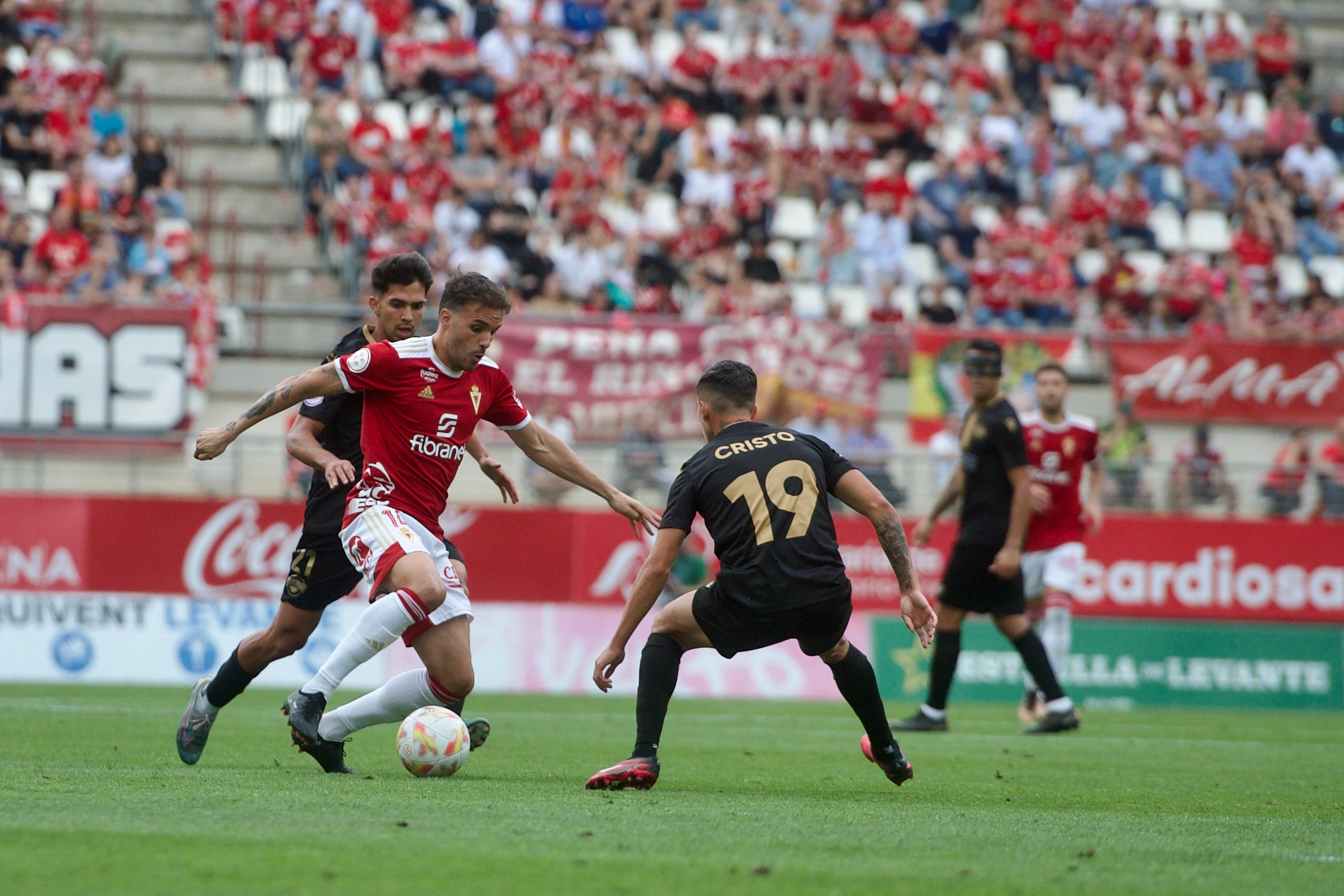 La derrota del Real Murcia frente al Intercity, en imágenes