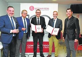 Edición Premium de los economistas para el rector Luján