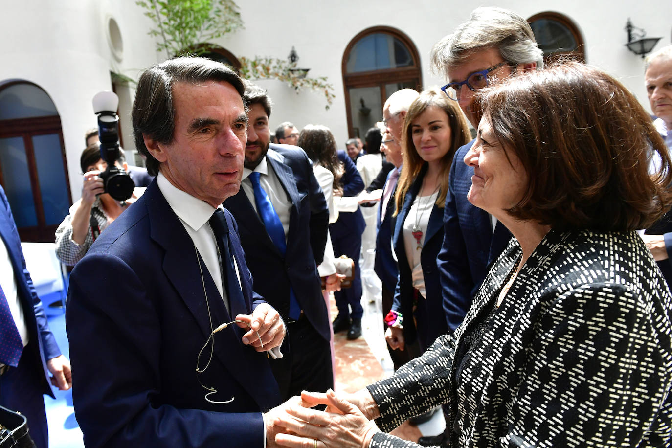 El acto de Aznar y López Miras en el Casino de Murcia, en imágenes