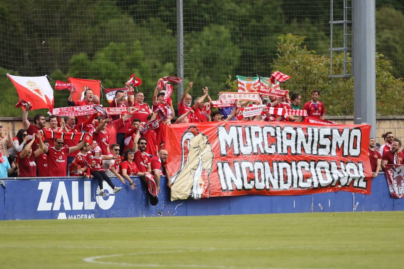 La derrota del Real Murcia frente al Amorebieta, en imágenes