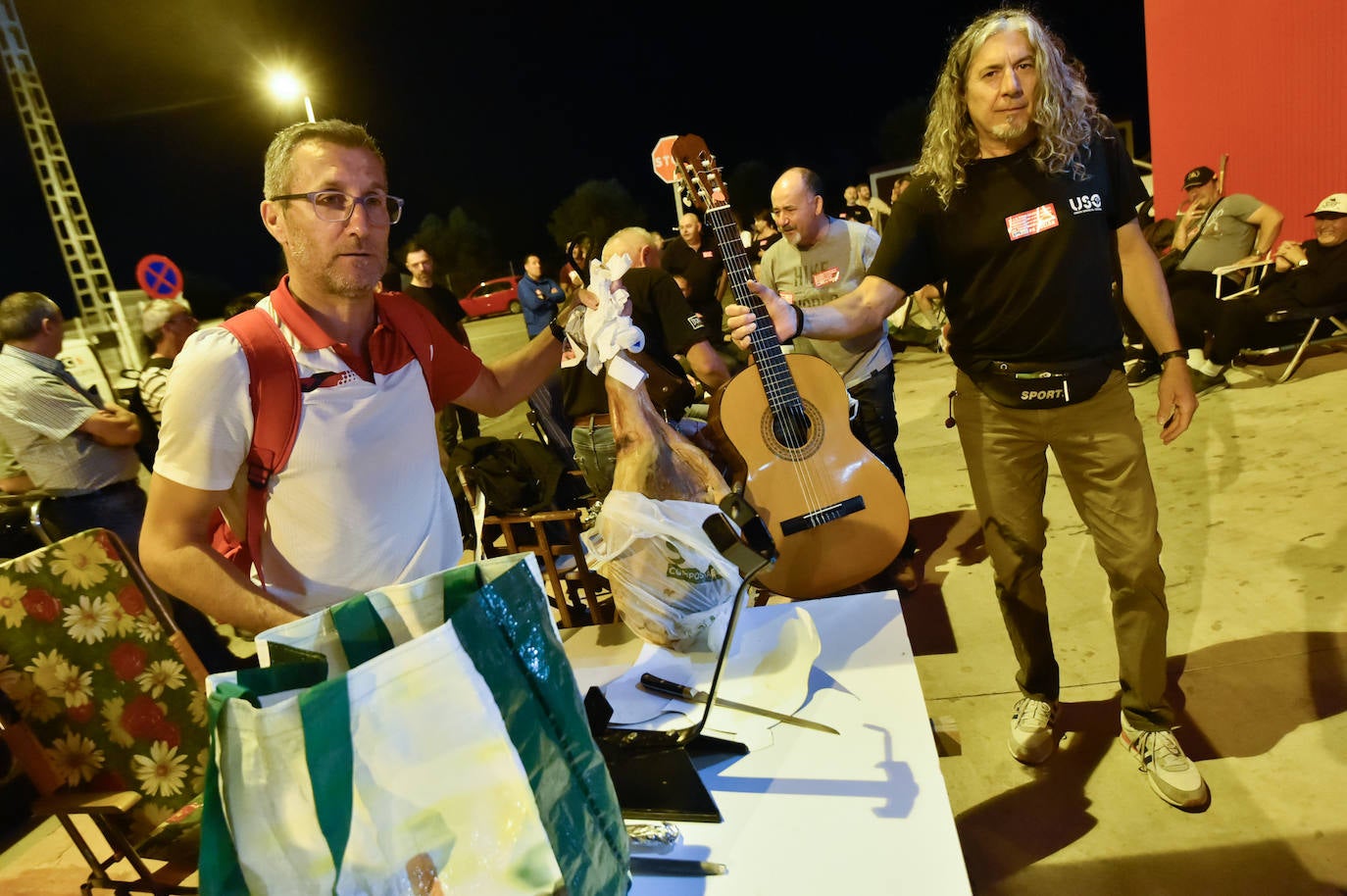 Las imágenes de la acampada de la plantilla de los &#039;coloraos&#039; en Murcia