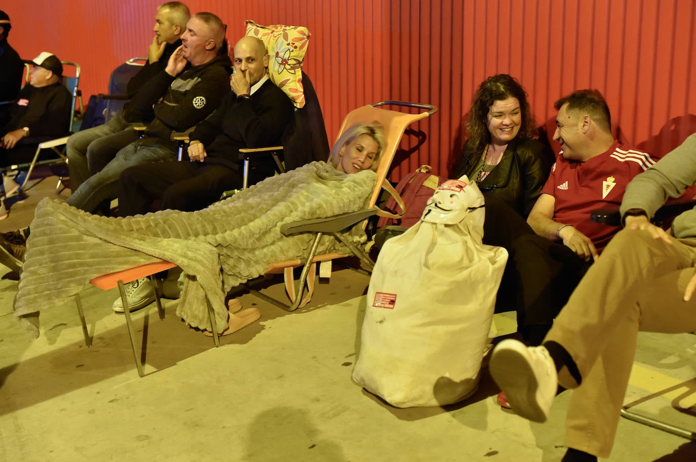 Las imágenes de la acampada de la plantilla de los &#039;coloraos&#039; en Murcia