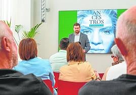 Ignacio Martín Lerma, especialista en el Paleolítico y profesor de Prehistoria, ayer, en la presentación.
