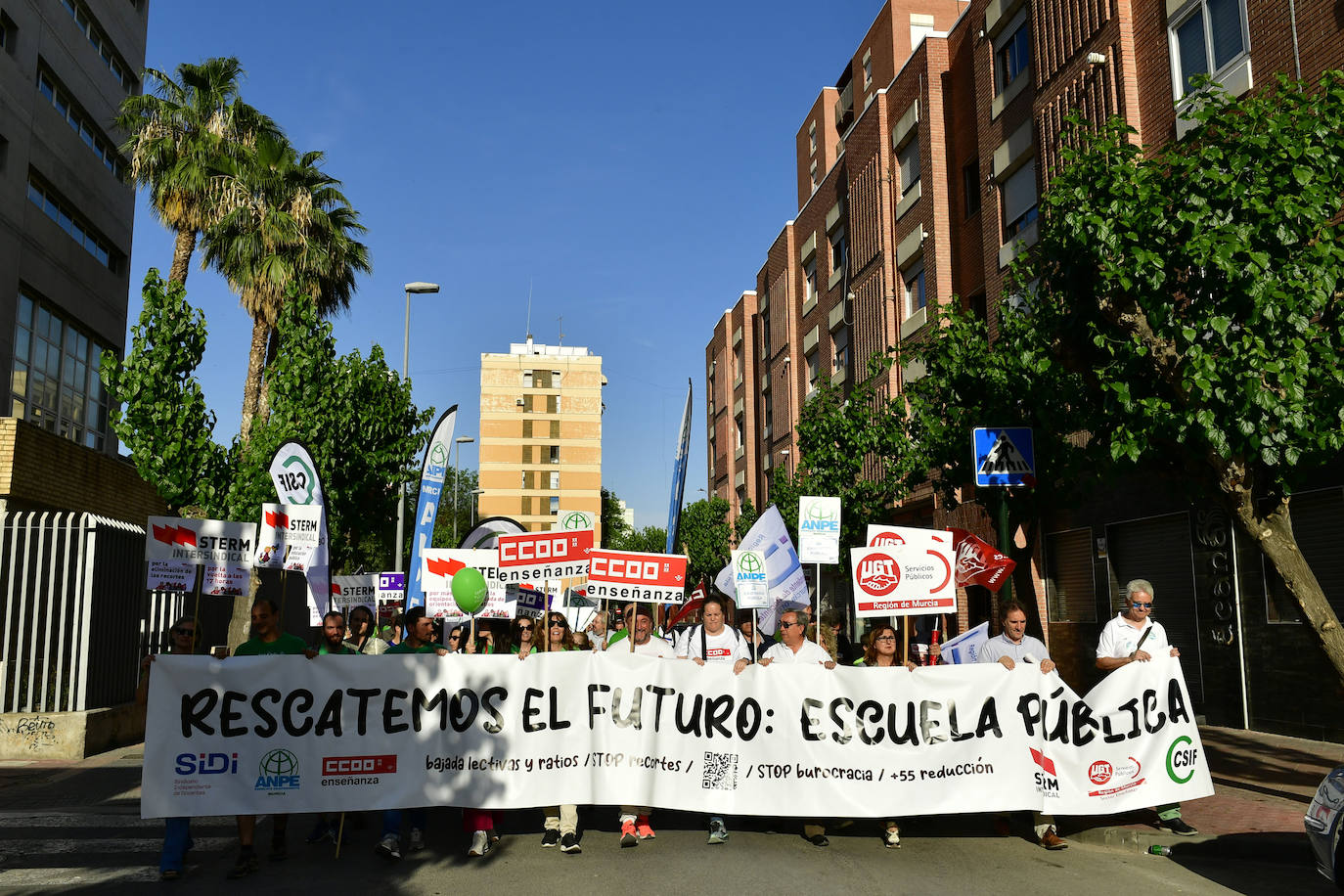 La manifestación por la escuela pública de Murcia, en imágenes