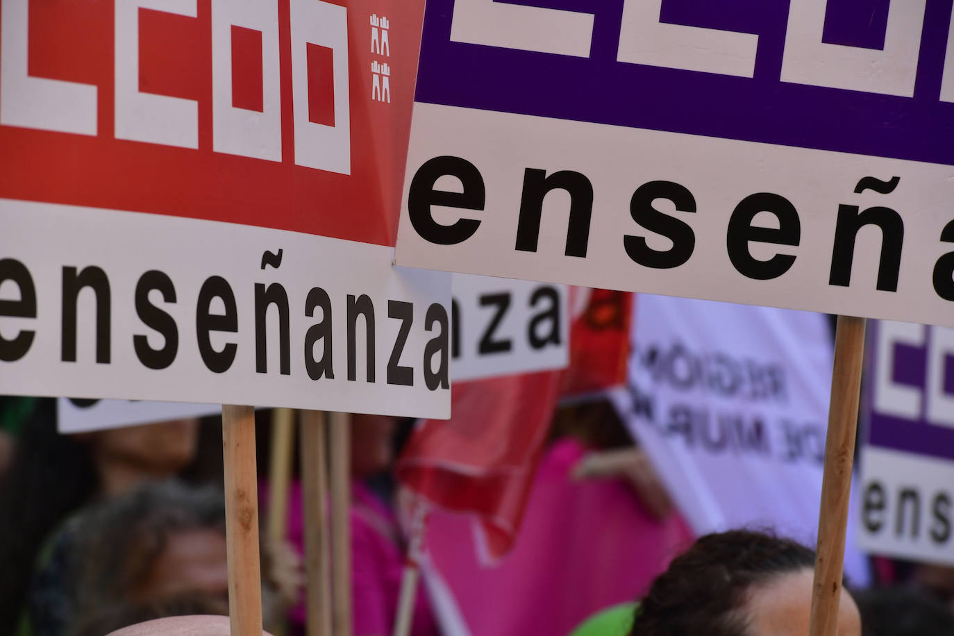 La manifestación por la escuela pública de Murcia, en imágenes