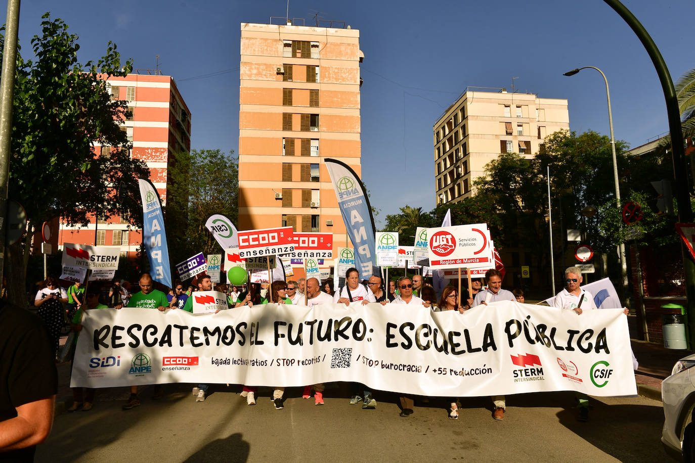 La manifestación por la escuela pública de Murcia, en imágenes