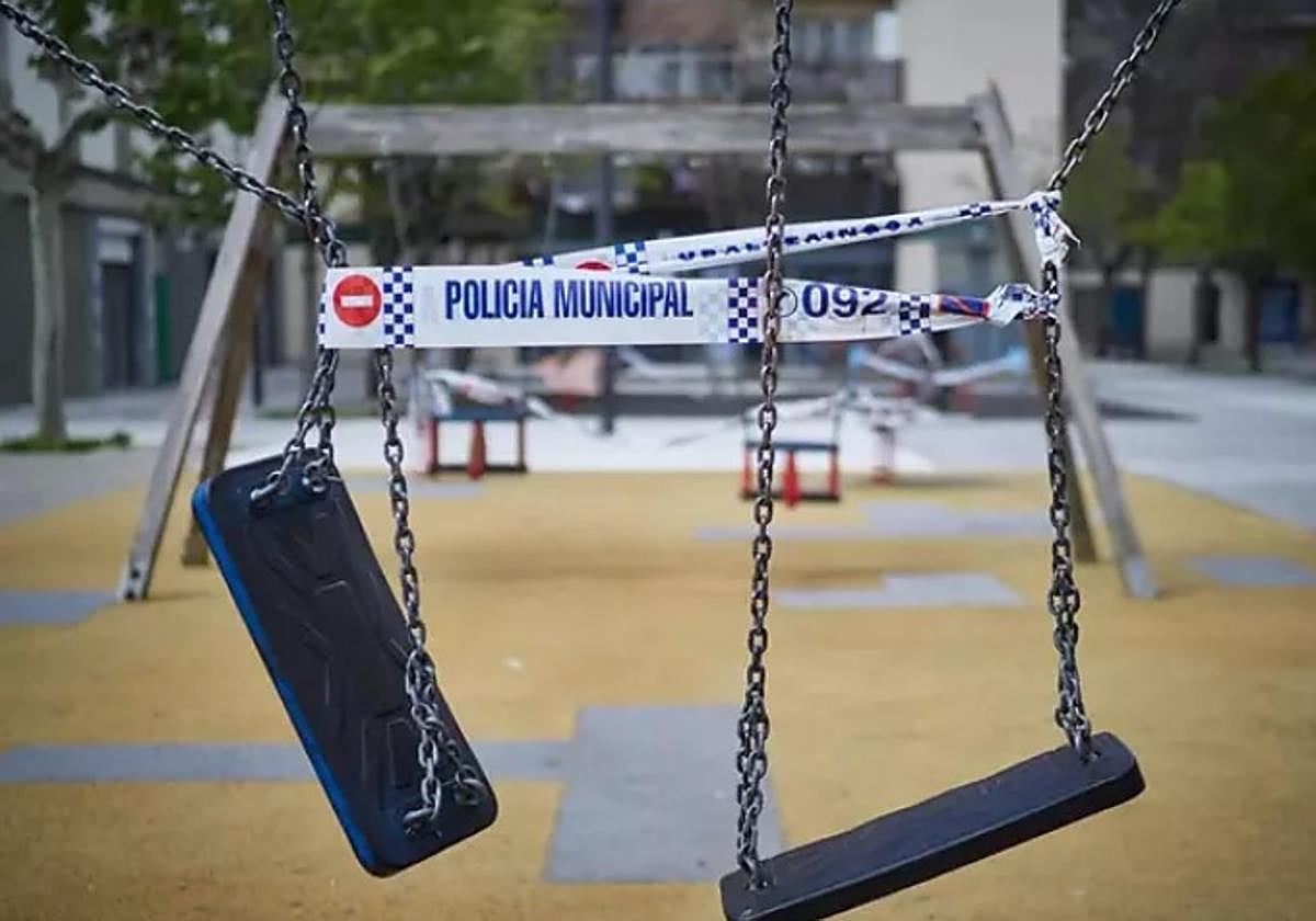 Un parque infantil precintado