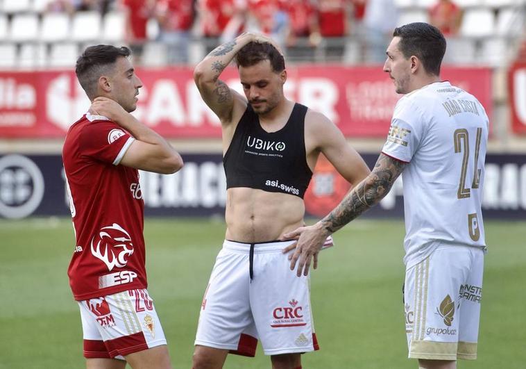 Pedro León, Sergio Aguza y Joao Costa devastados tras el empate contra el Castellón.