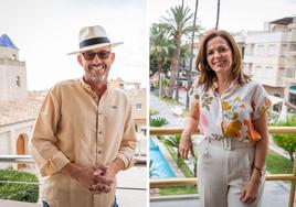 Fernández y García posan en el balcón principal de sus respectivos ayuntamientos.