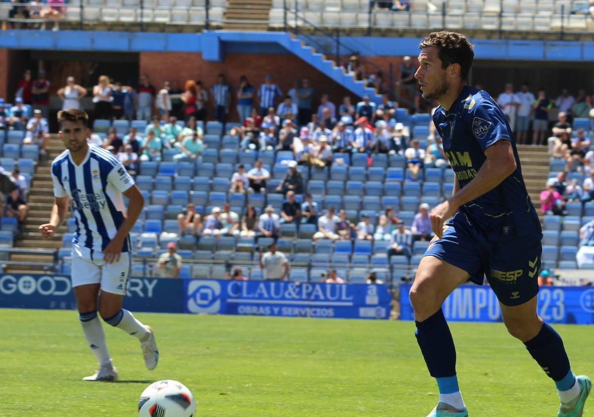 Partido entre el UCAM CF y el Recreativo.