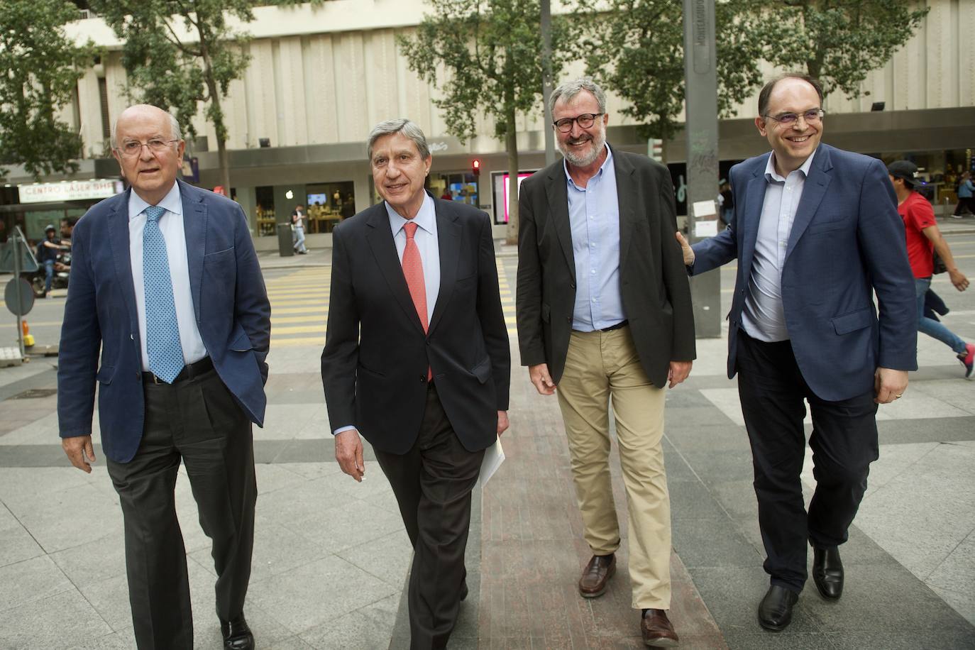 José Luis García Delgado en el Aula de Cultura de LA VERDAD